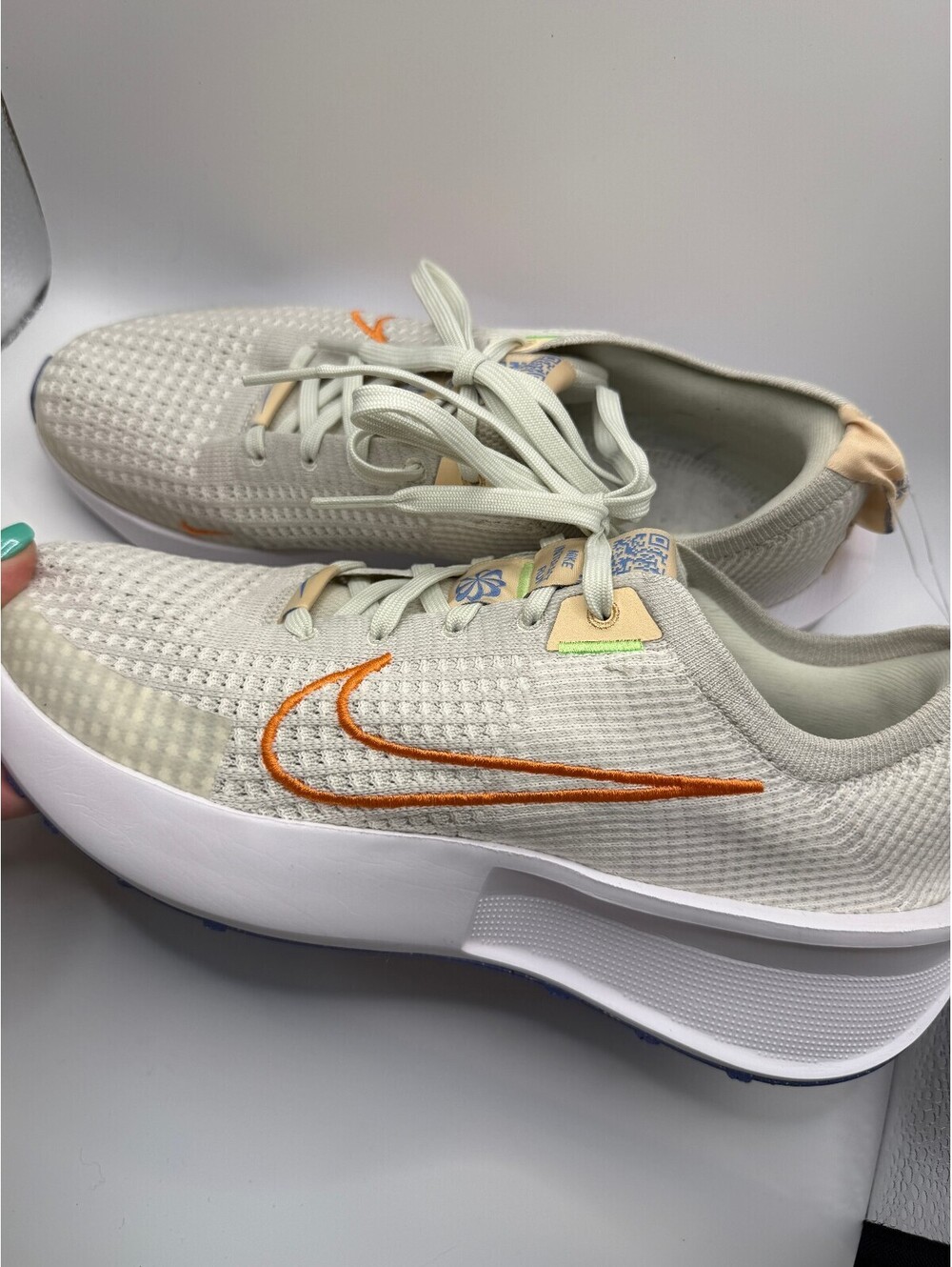 Nike Interact Running Shoes - Men's 9.5 - Picture 6 of 8